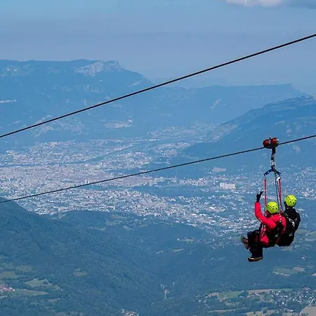 - Beau T2 - 200m Des Remontees Mecaniques * Chamrousse